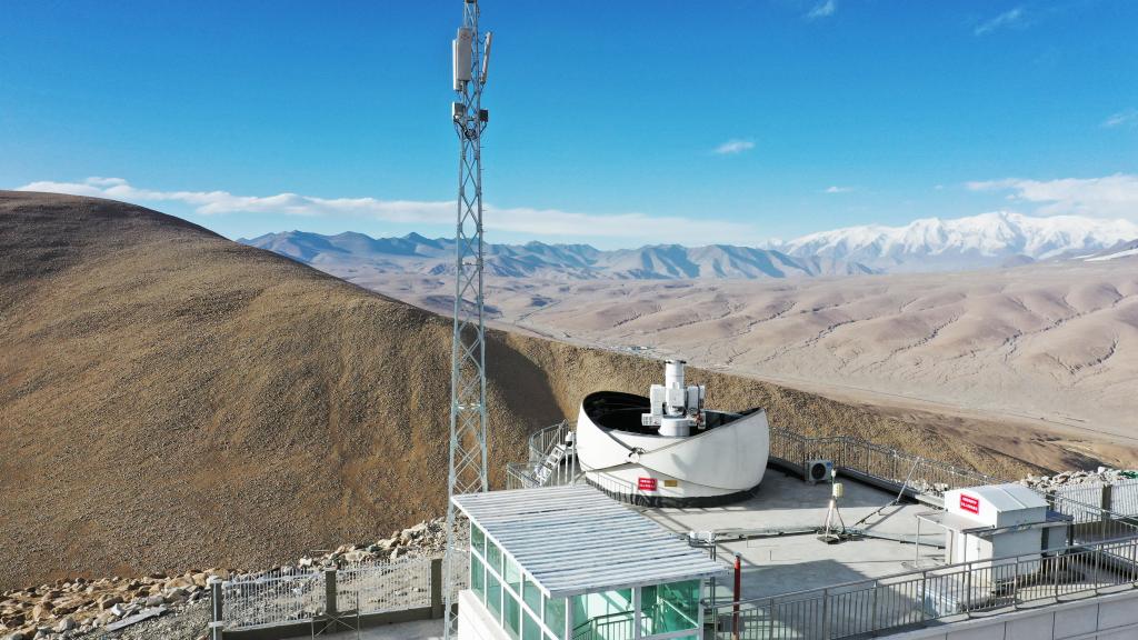 標高4800m！　中國が衛星?地球間通信の「高速道路」を建設